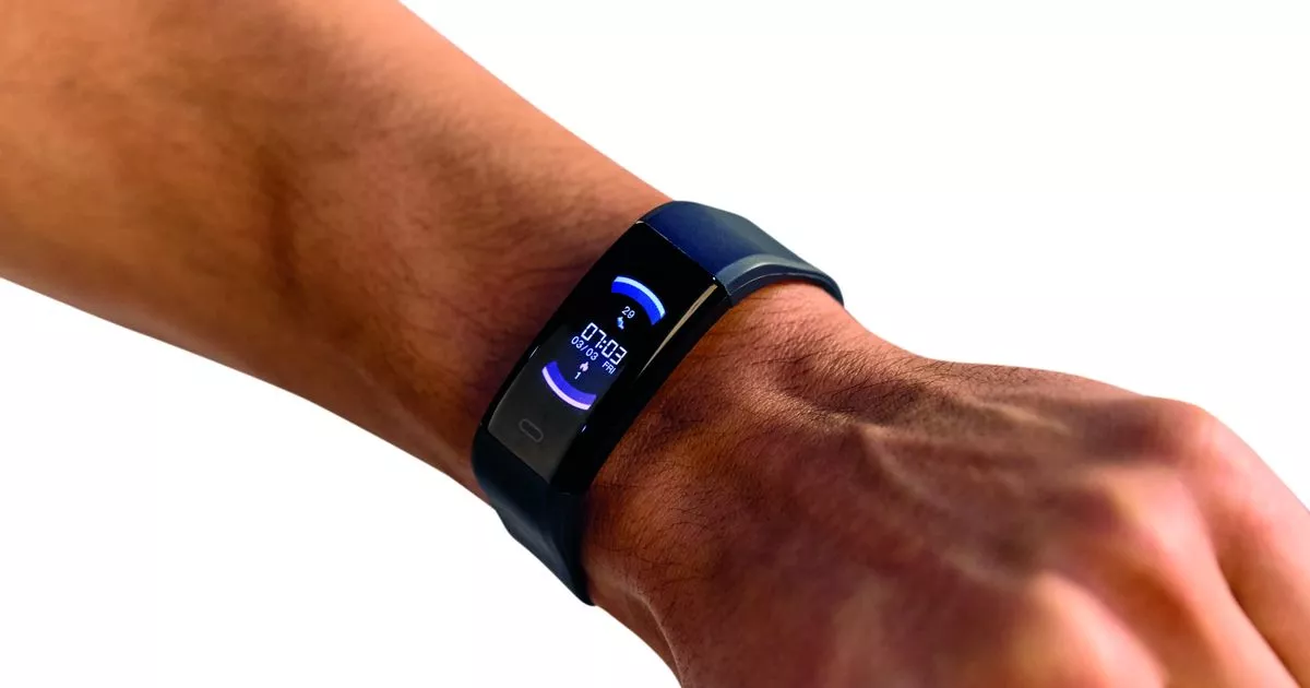 Aldi's €15 Fitbit & AirPod Clones: Running Gear Too!