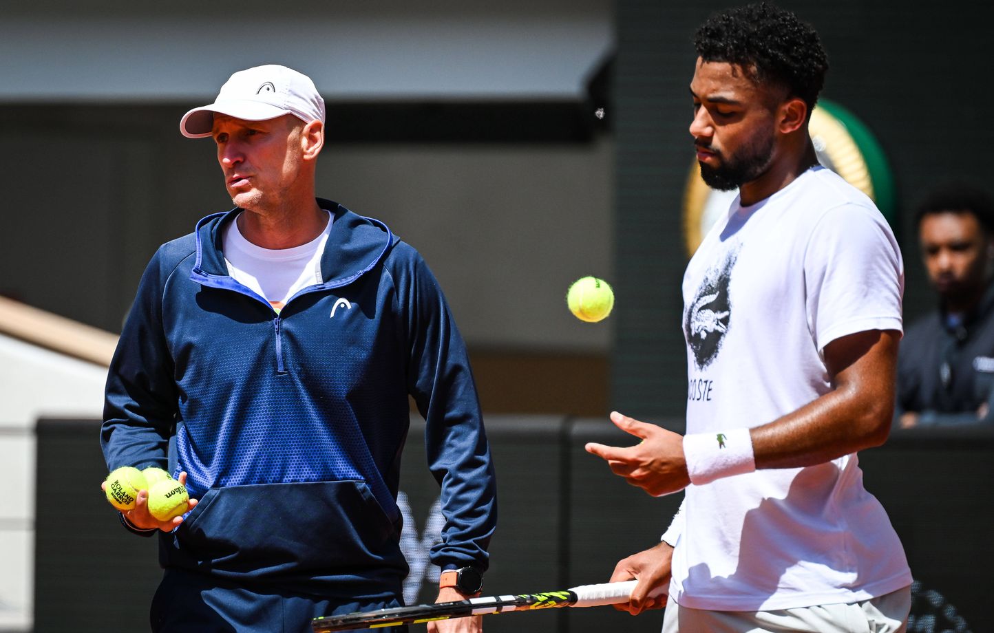 Coach Étranger: Démythifier RG Avec Fils