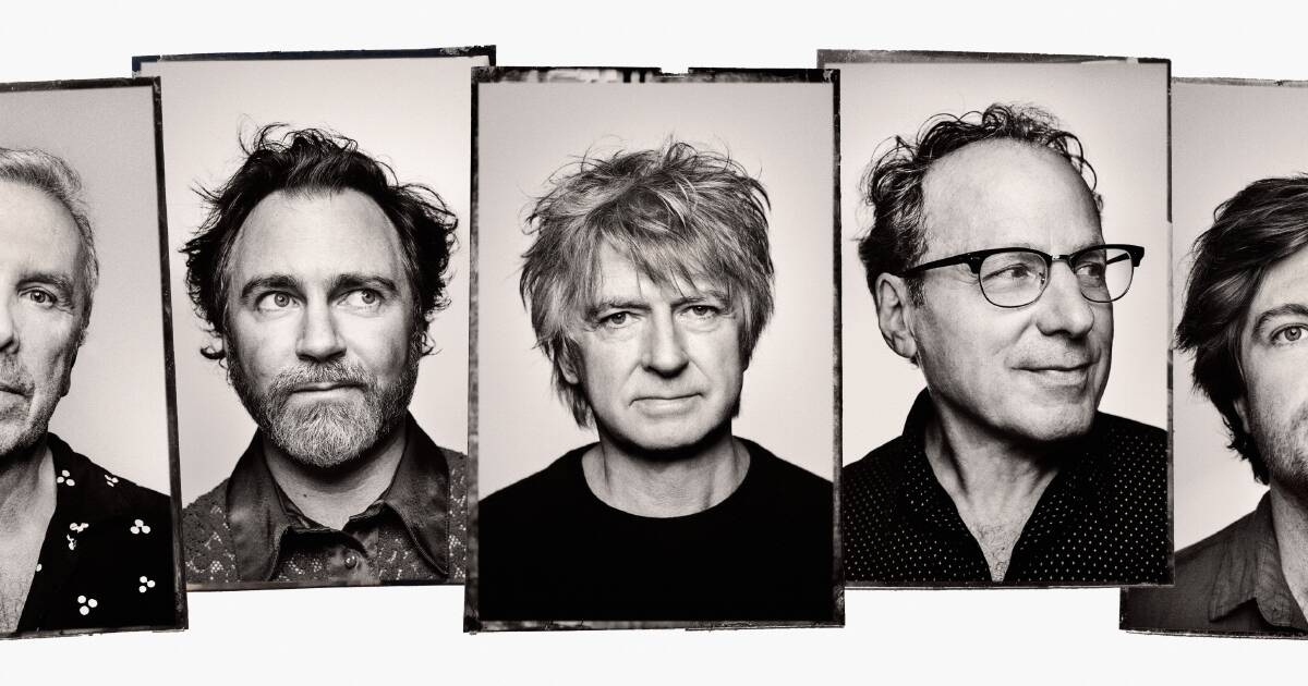 Crowded House Headlines Red Hot Summer Tour