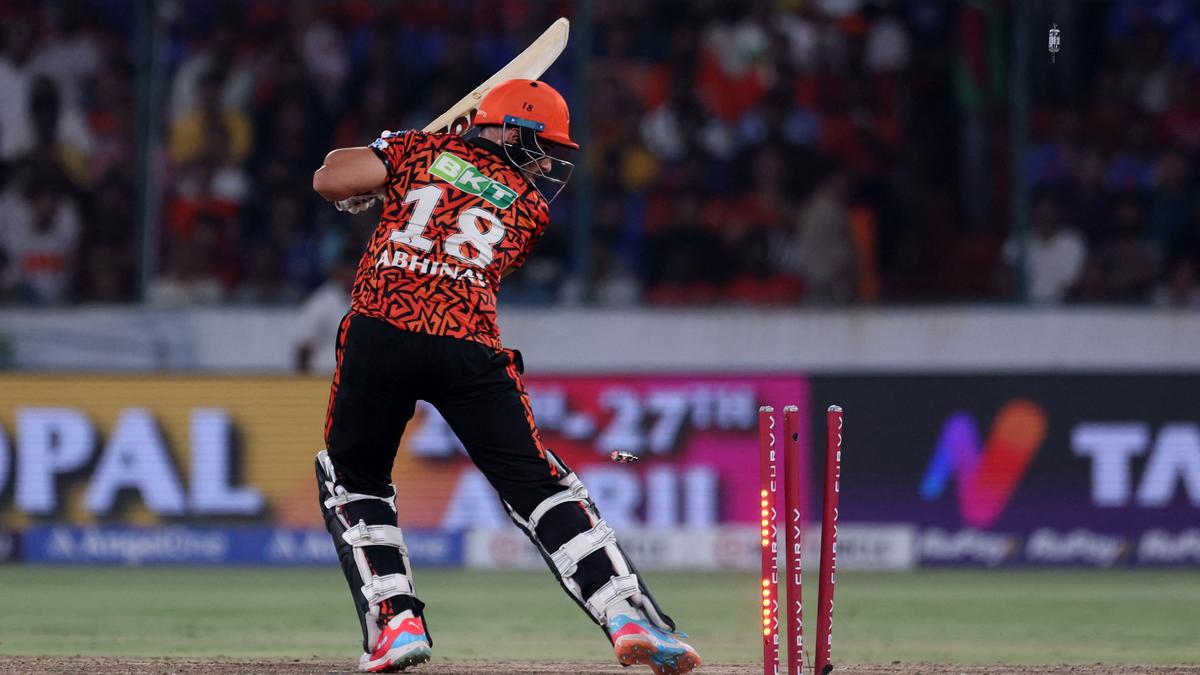 IPL 2023: Manohar Hit Wicket!