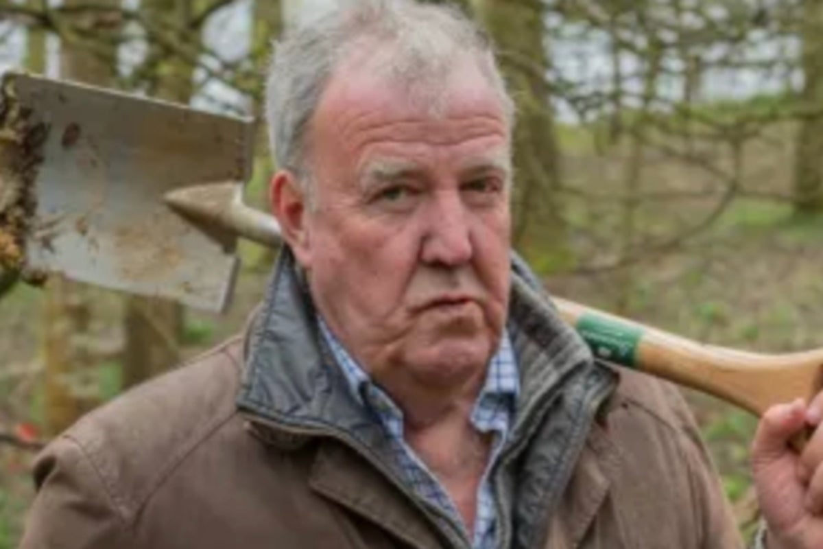Jeremy Clarkson Bans Pub Patron: Price Complaint Backlash