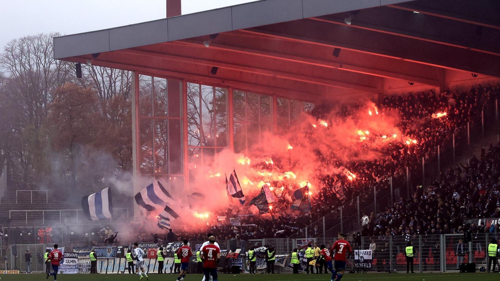 Mallorca: Fußball-Profis Von MSV-Fans Angegriffen