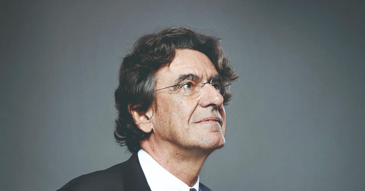 Réseaux Sociaux: Luc Ferry Pour Lever L'anonymat