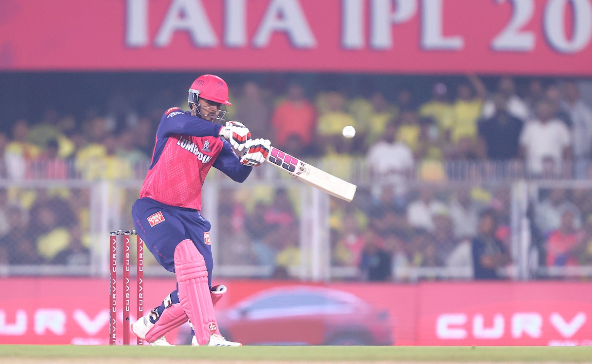 RR Vs CSK Live Score: Dhoni's Error, CSK Early Strike