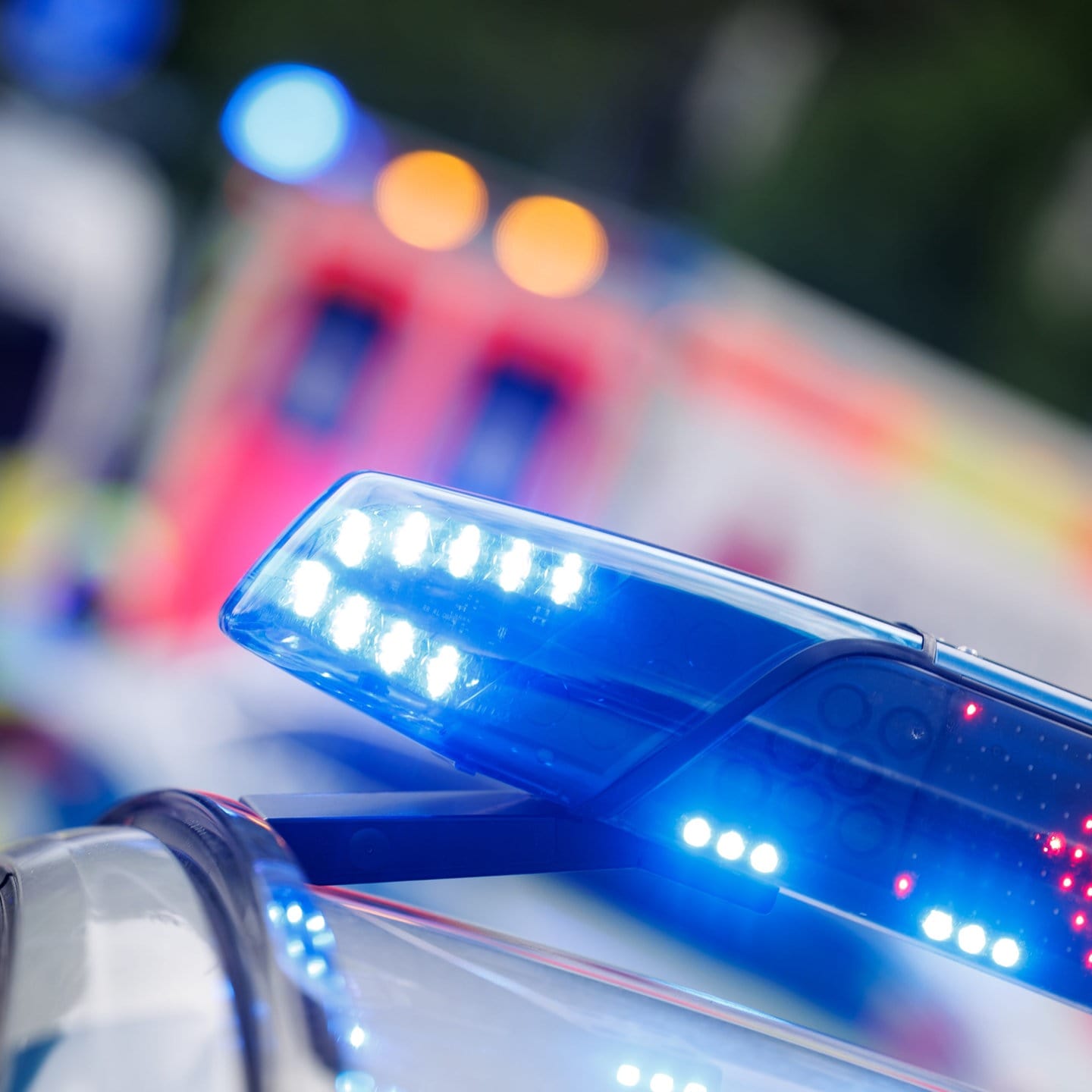 Spurwechsel-Unfall: Pkw Übersehen – Zeugen Gesucht